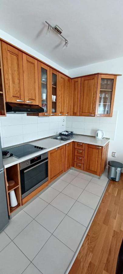 Apartman Nives Apartment โตรกีร์ ภายนอก รูปภาพ